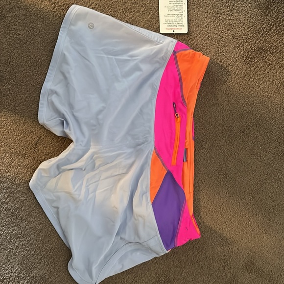 BNWT Groovy Run Short in Raspberry Glo Light - Picture 3 of 3